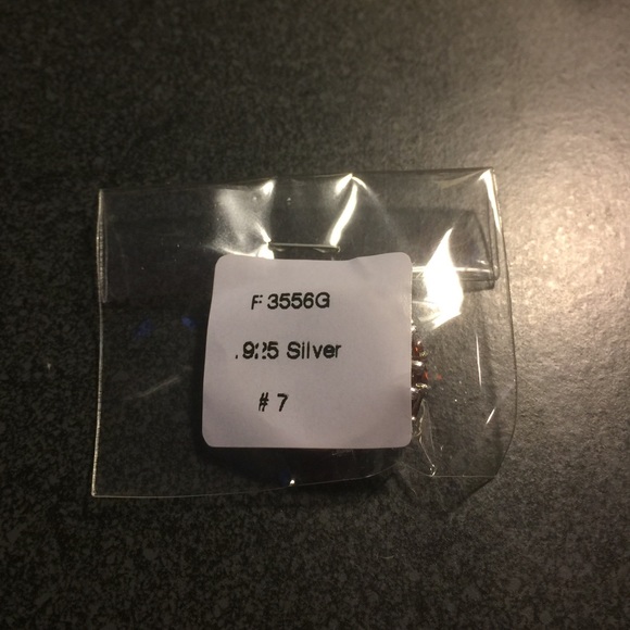 925 SS Ring w/Genuine Garnets Size 7 - Picture 4 of 7